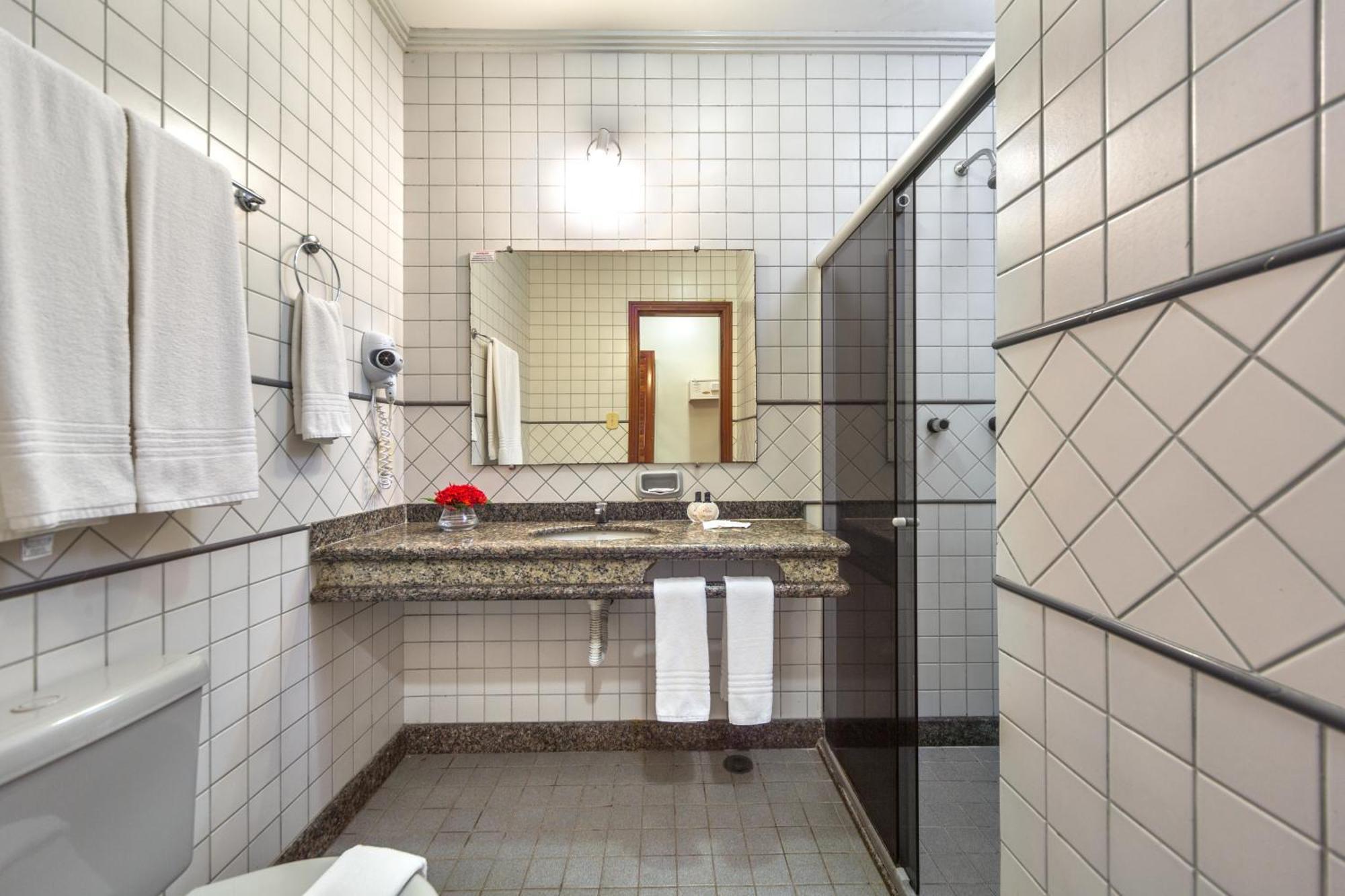 Luxury Room,1315425943:JPEG